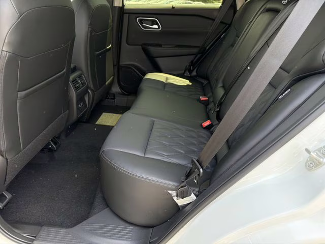 2026 Everest White Pearl Tricoat Nissan Rogue Platinum AWD SUV