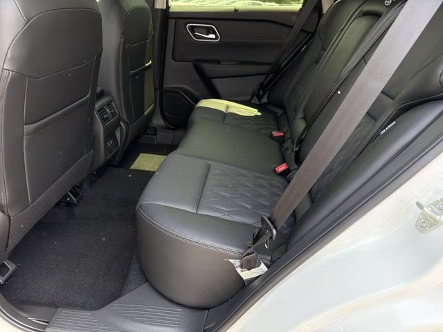 2026 Everest White Pearl Tricoat Nissan Rogue Platinum AWD SUV