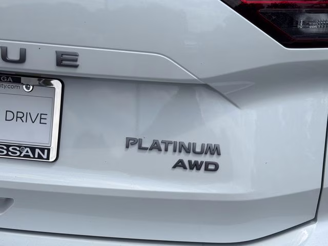 2026 Everest White Pearl Tricoat Nissan Rogue Platinum AWD SUV