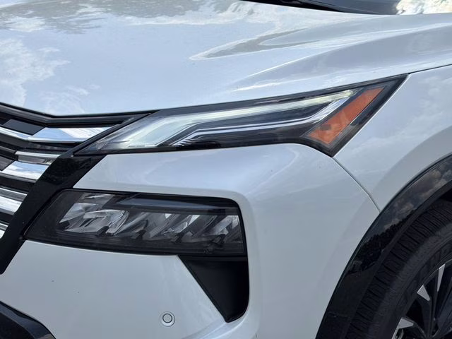 2026 Everest White Pearl Tricoat Nissan Rogue Platinum AWD SUV