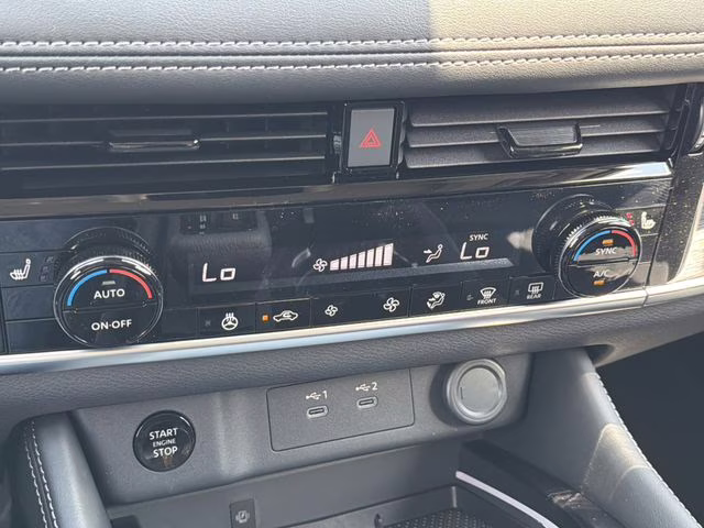 2026 Everest White Pearl Tricoat Nissan Rogue Platinum AWD SUV