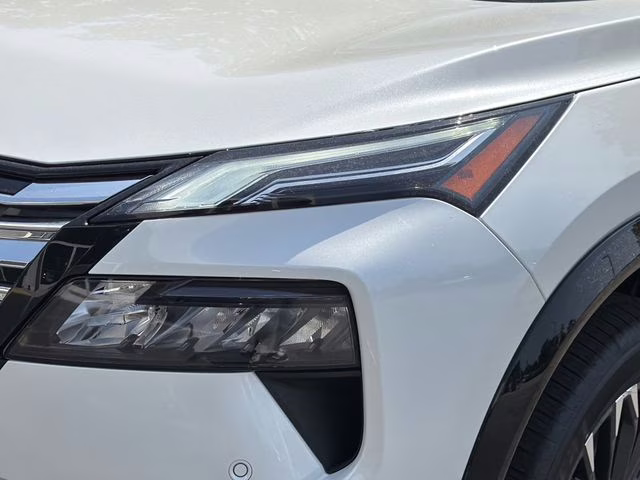 2026 Everest White Pearl Tricoat Nissan Rogue Platinum AWD SUV