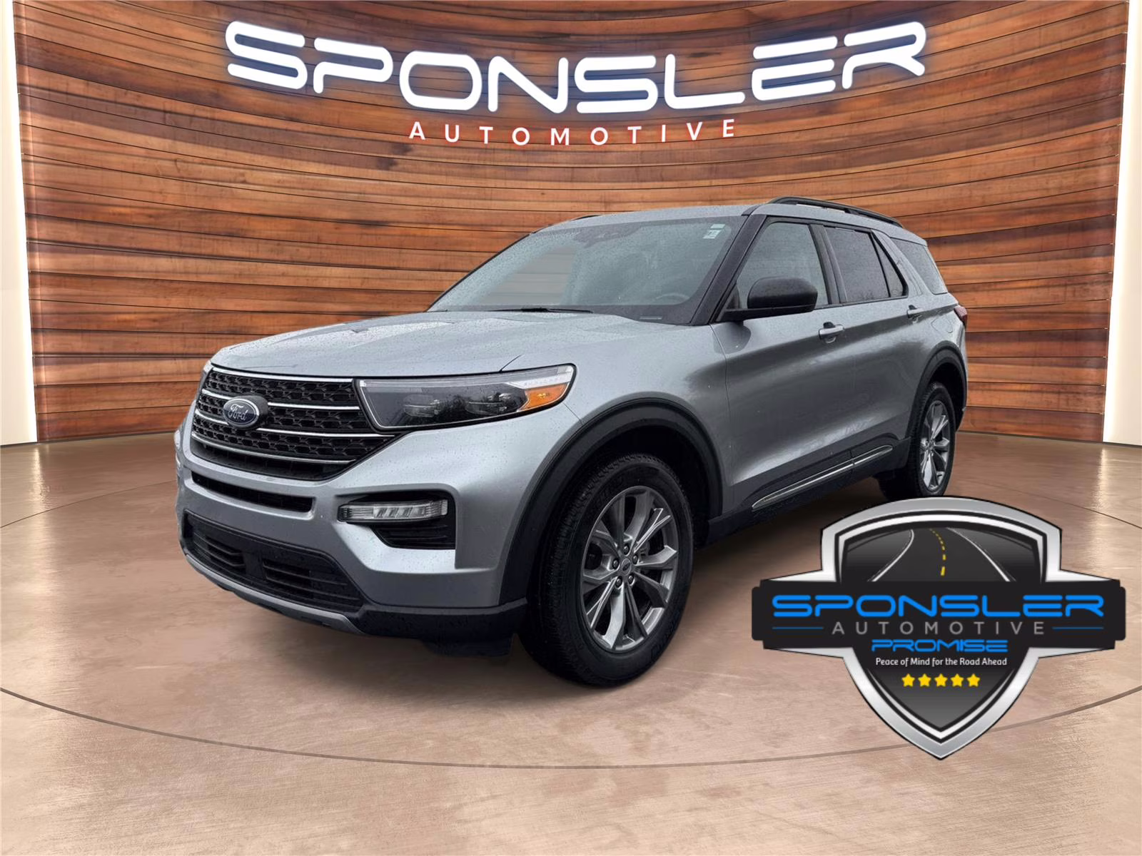 2022 Iconic Silver Metallic Ford Explorer XLT 4X4 SUV