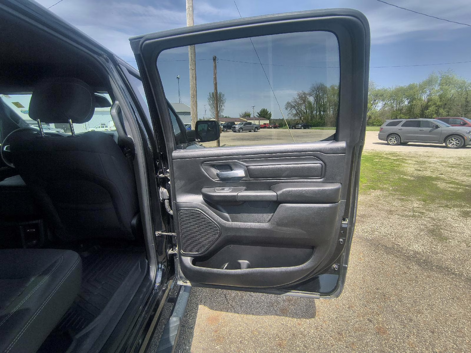 2025 Diamond Black Crystal Pearlcoat Ram 1500 Tradesman 4X4 Truck