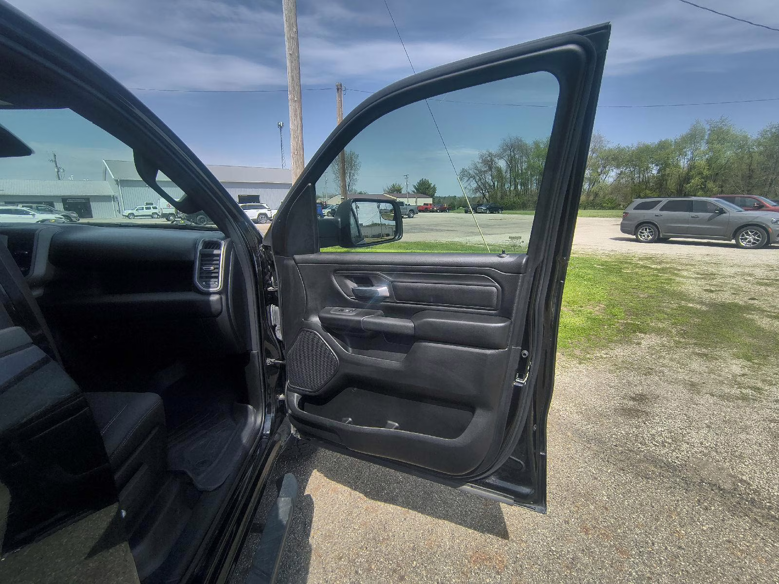 2025 Diamond Black Crystal Pearlcoat Ram 1500 Tradesman 4X4 Truck