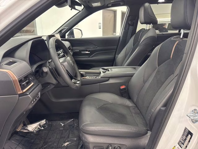 2025 Wind Chill Pearl Toyota Grand Highlander Hybrid MAX Platinum AWD SUV