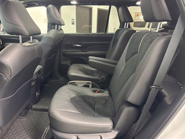 2025 Wind Chill Pearl Toyota Grand Highlander Hybrid MAX Platinum AWD SUV