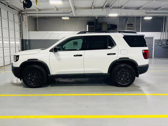 2026 Platinum White Pearl Honda Passport TrailSport Elite Blackout AWD SUV