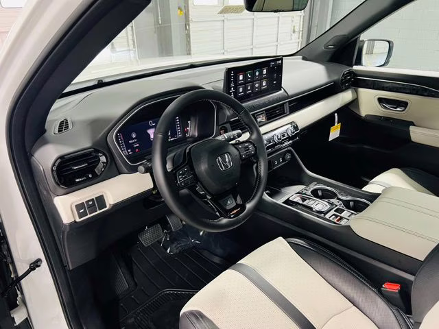 2026 Platinum White Pearl Honda Passport TrailSport Elite Blackout AWD SUV