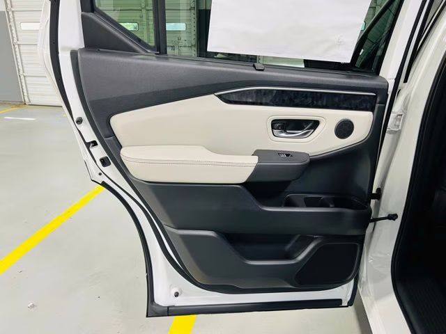 2026 Platinum White Pearl Honda Passport TrailSport Elite Blackout AWD SUV