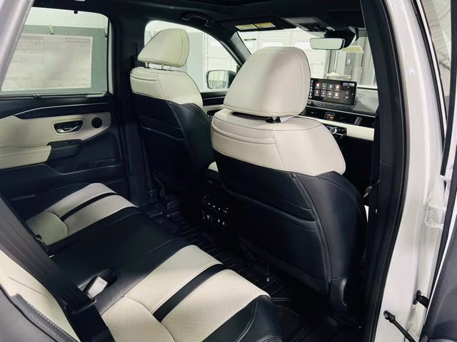 2026 Platinum White Pearl Honda Passport TrailSport Elite Blackout AWD SUV
