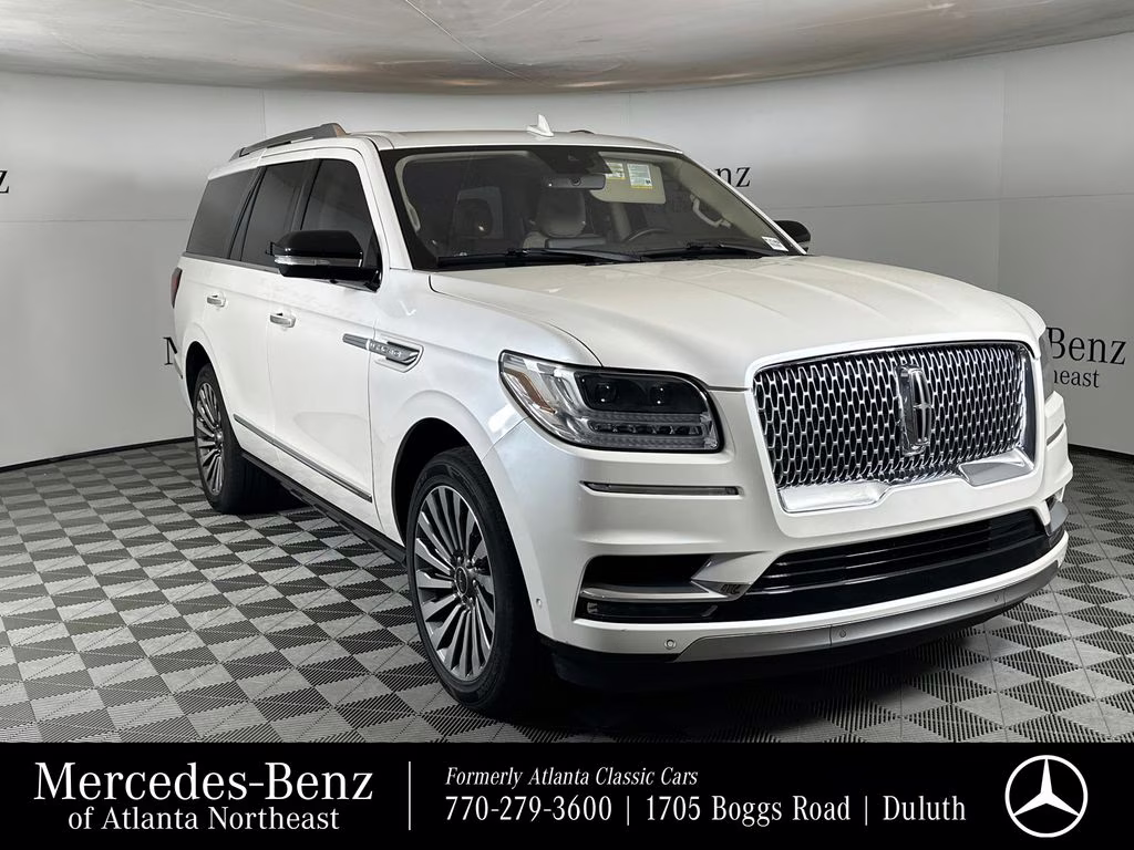 2019 White Platinum Clearcoat Metallic Lincoln Navigator Reserve 4X4 SUV