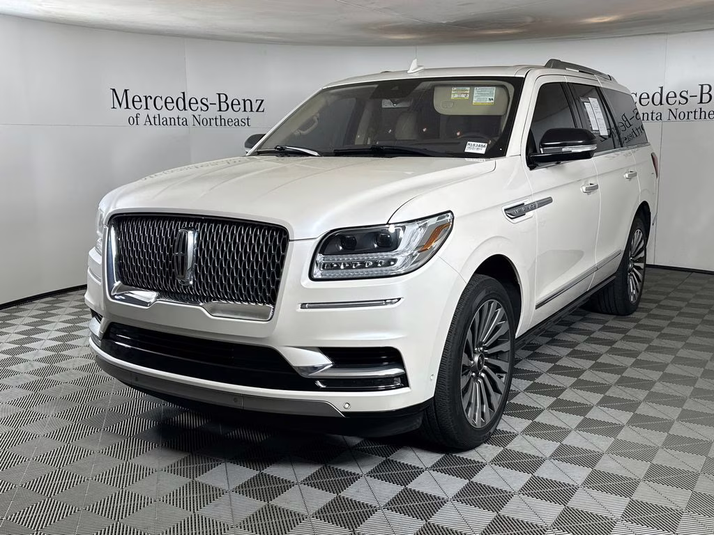 2019 White Platinum Clearcoat Metallic Lincoln Navigator Reserve 4X4 SUV