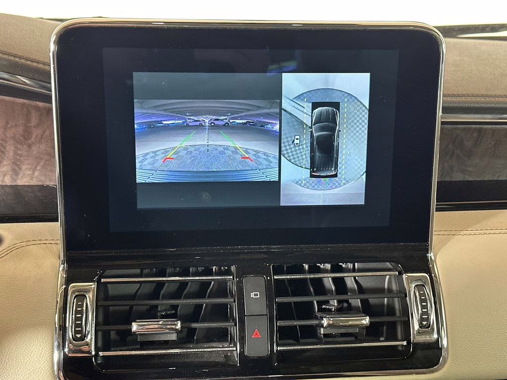 2019 White Platinum Clearcoat Metallic Lincoln Navigator Reserve 4X4 SUV