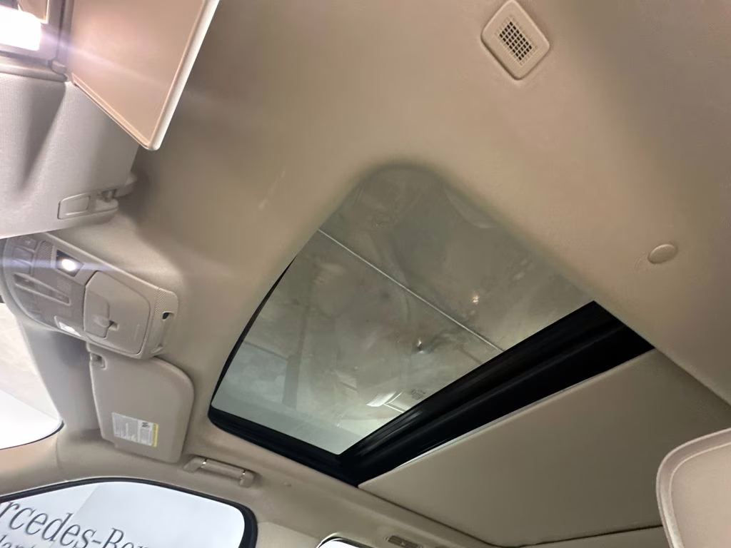 2019 White Platinum Clearcoat Metallic Lincoln Navigator Reserve 4X4 SUV