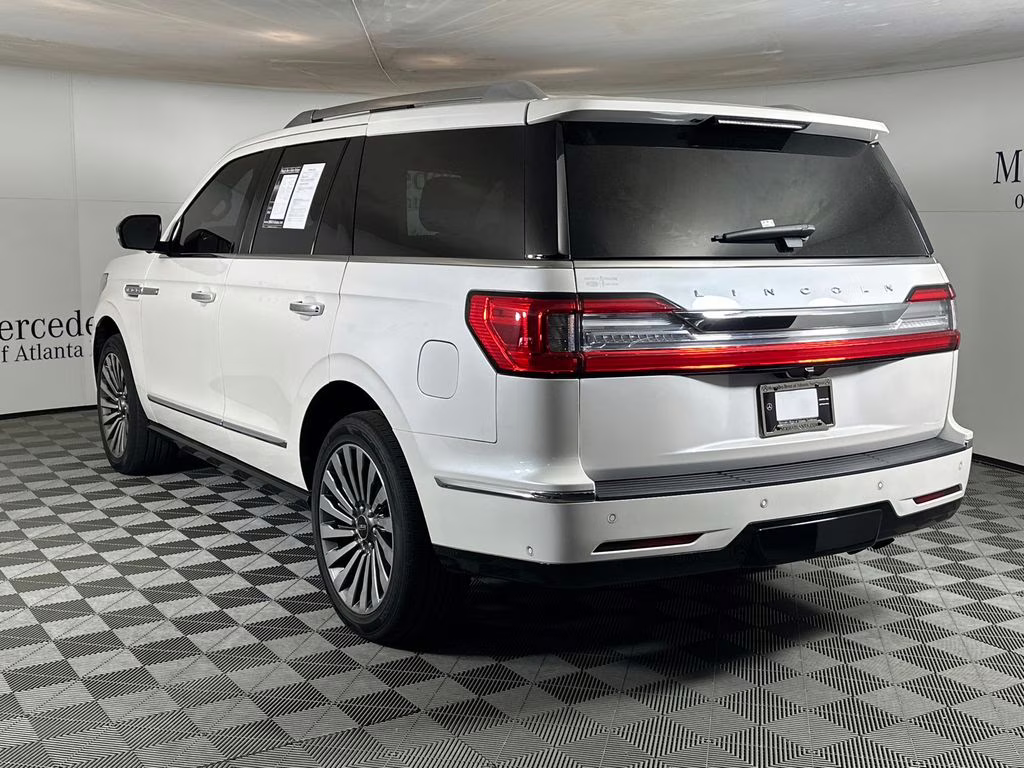 2019 White Platinum Clearcoat Metallic Lincoln Navigator Reserve 4X4 SUV