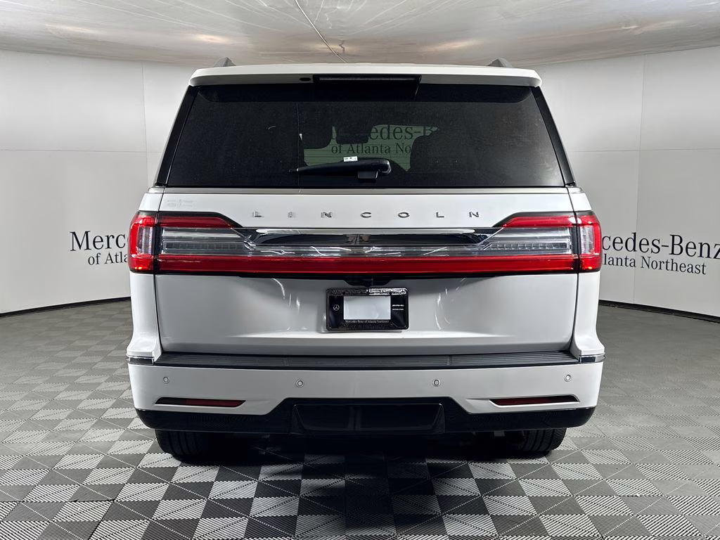 2019 White Platinum Clearcoat Metallic Lincoln Navigator Reserve 4X4 SUV