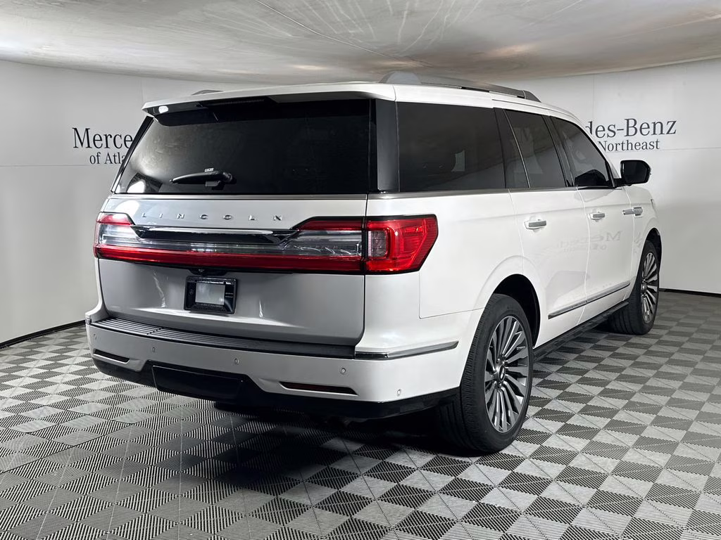 2019 White Platinum Clearcoat Metallic Lincoln Navigator Reserve 4X4 SUV
