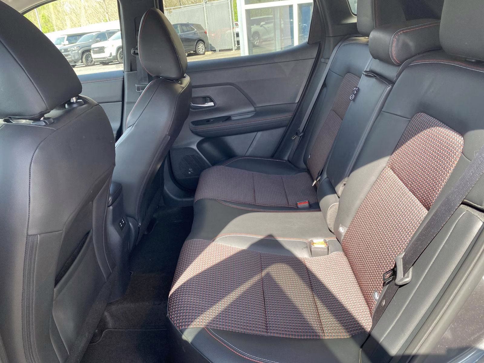 2025 Gun Metallic/Super Black Nissan Kicks SR FWD SUV