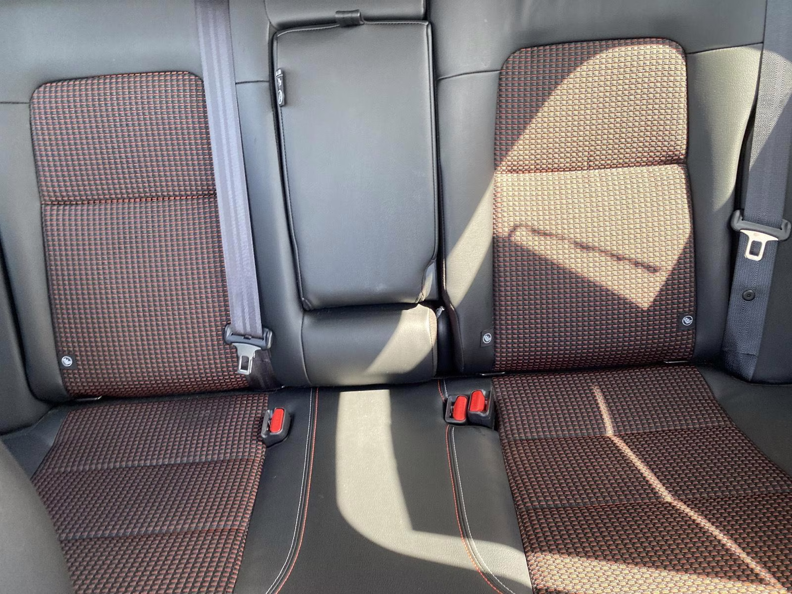 2025 Gun Metallic/Super Black Nissan Kicks SR FWD SUV