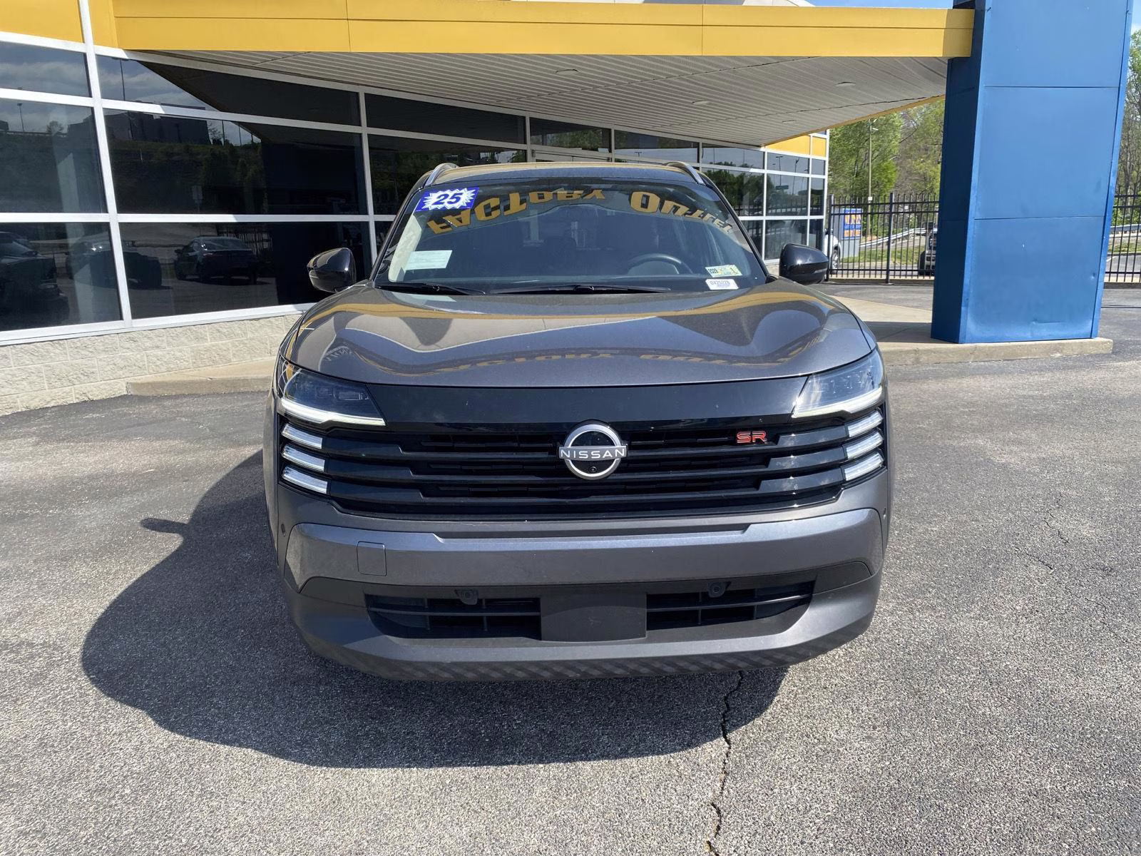 2025 Gun Metallic/Super Black Nissan Kicks SR FWD SUV