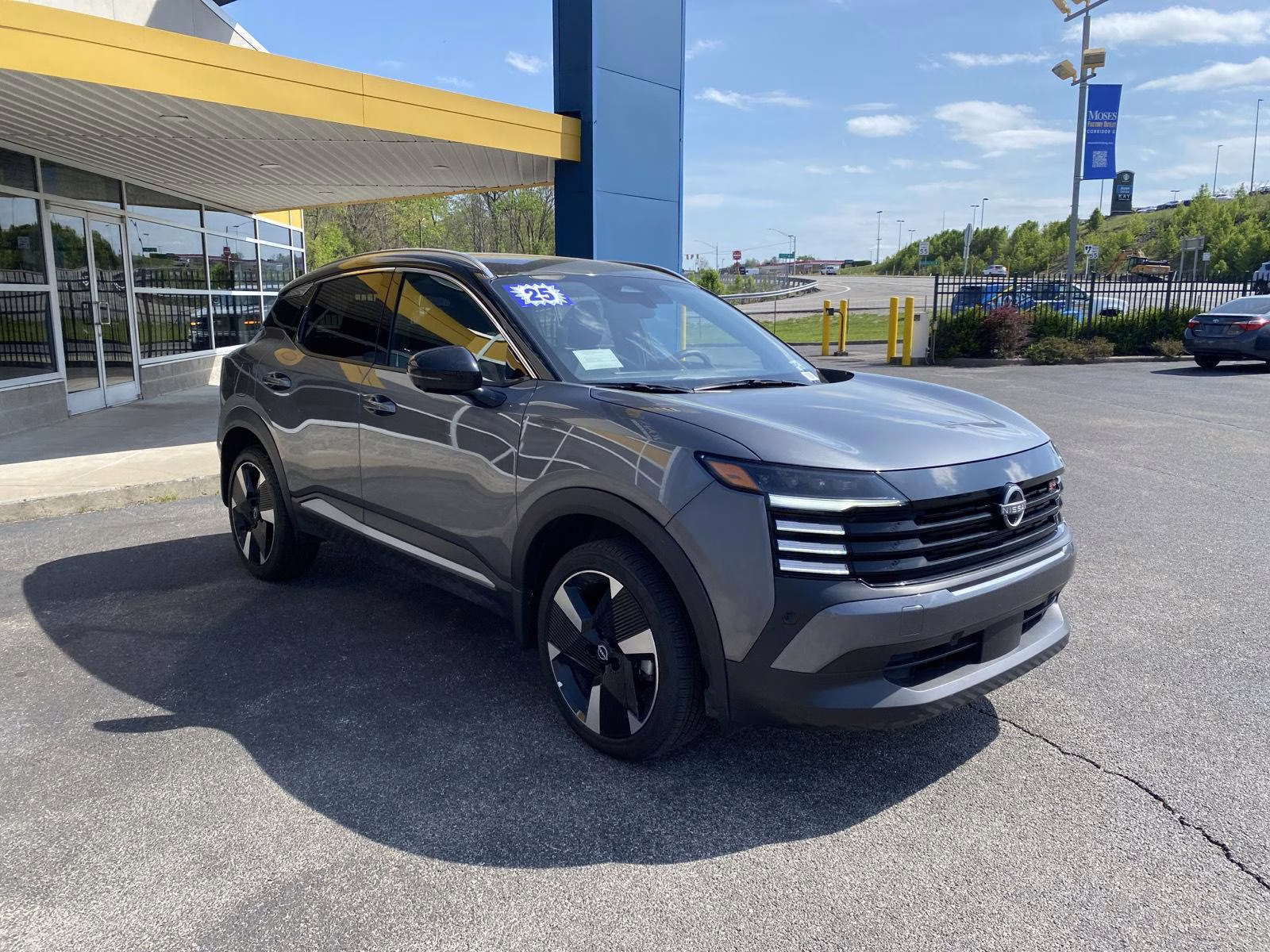 2025 Gun Metallic/Super Black Nissan Kicks SR FWD SUV