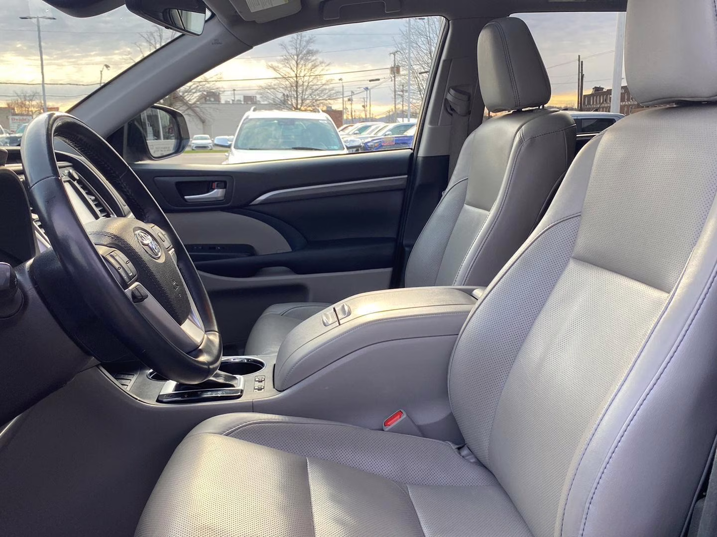 2017 Predawn Gray Mica Toyota Highlander Limited AWD SUV