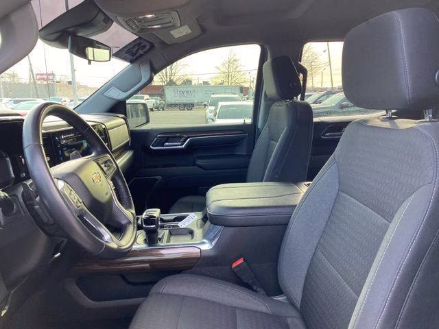 2023 Summit White Chevrolet Silverado 1500 LT 4X4 Truck