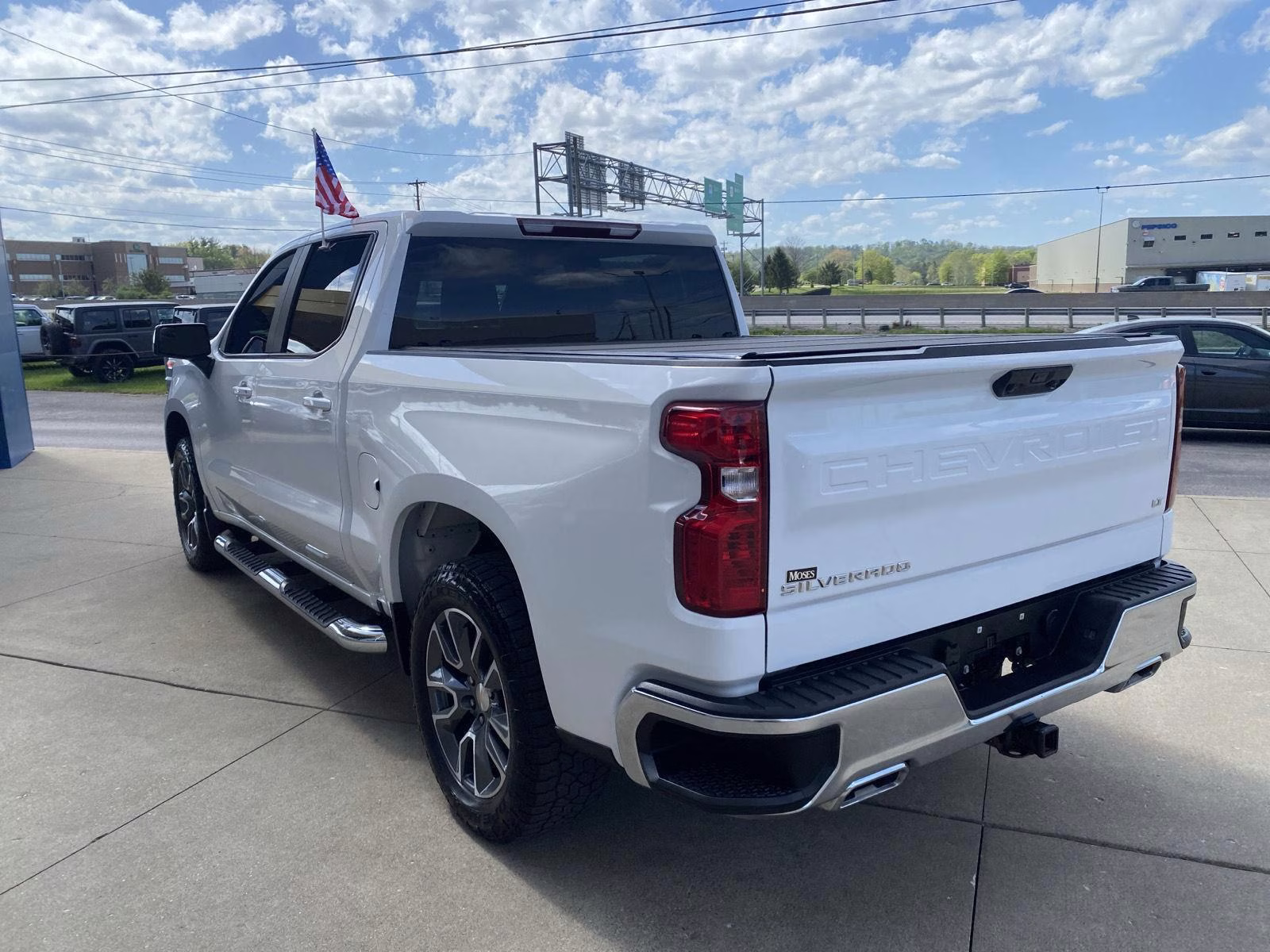 2023 Summit White Chevrolet Silverado 1500 LT 4X4 Truck