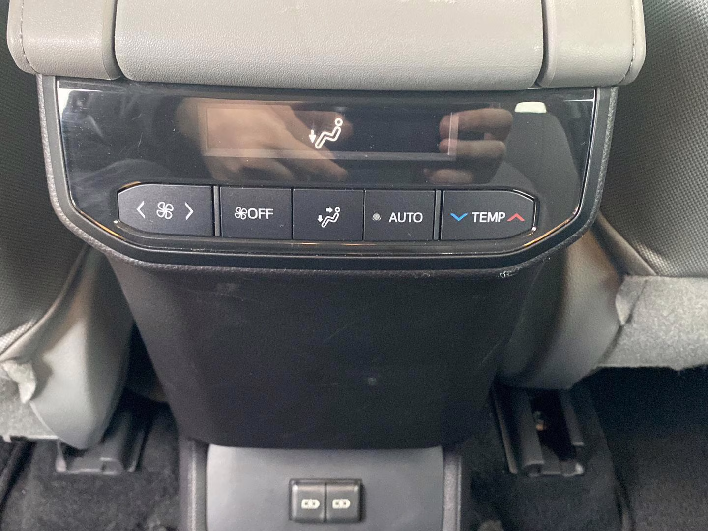 2022 Magnetic Gray Metallic Toyota Highlander LE FWD SUV