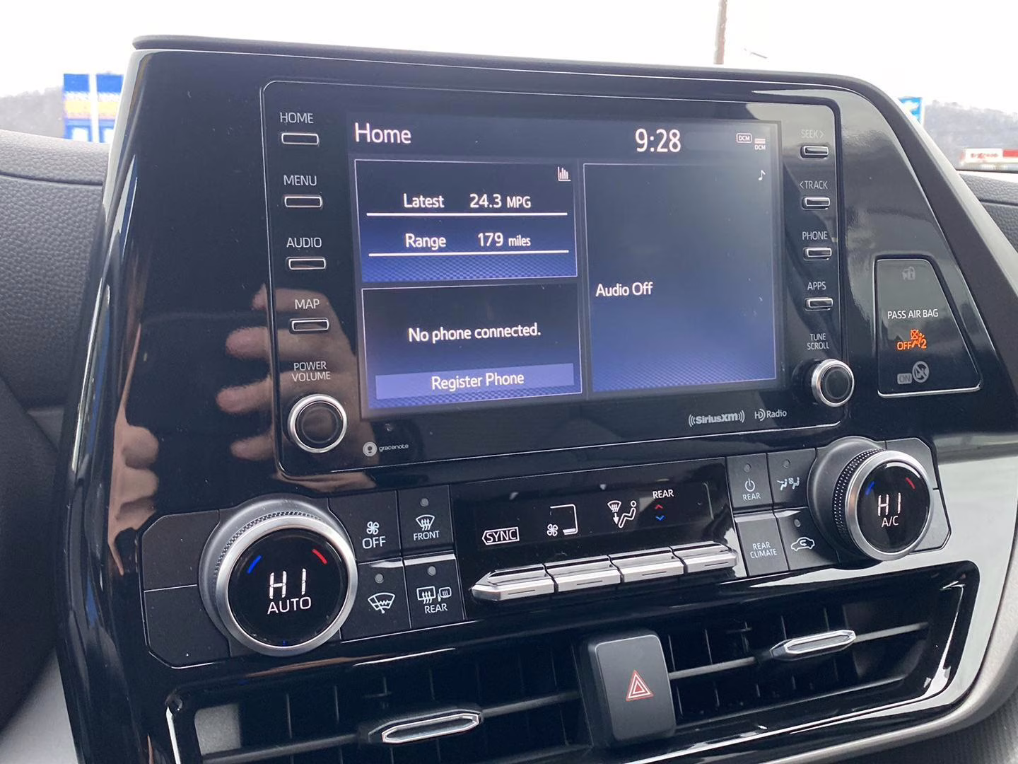 2022 Magnetic Gray Metallic Toyota Highlander LE FWD SUV