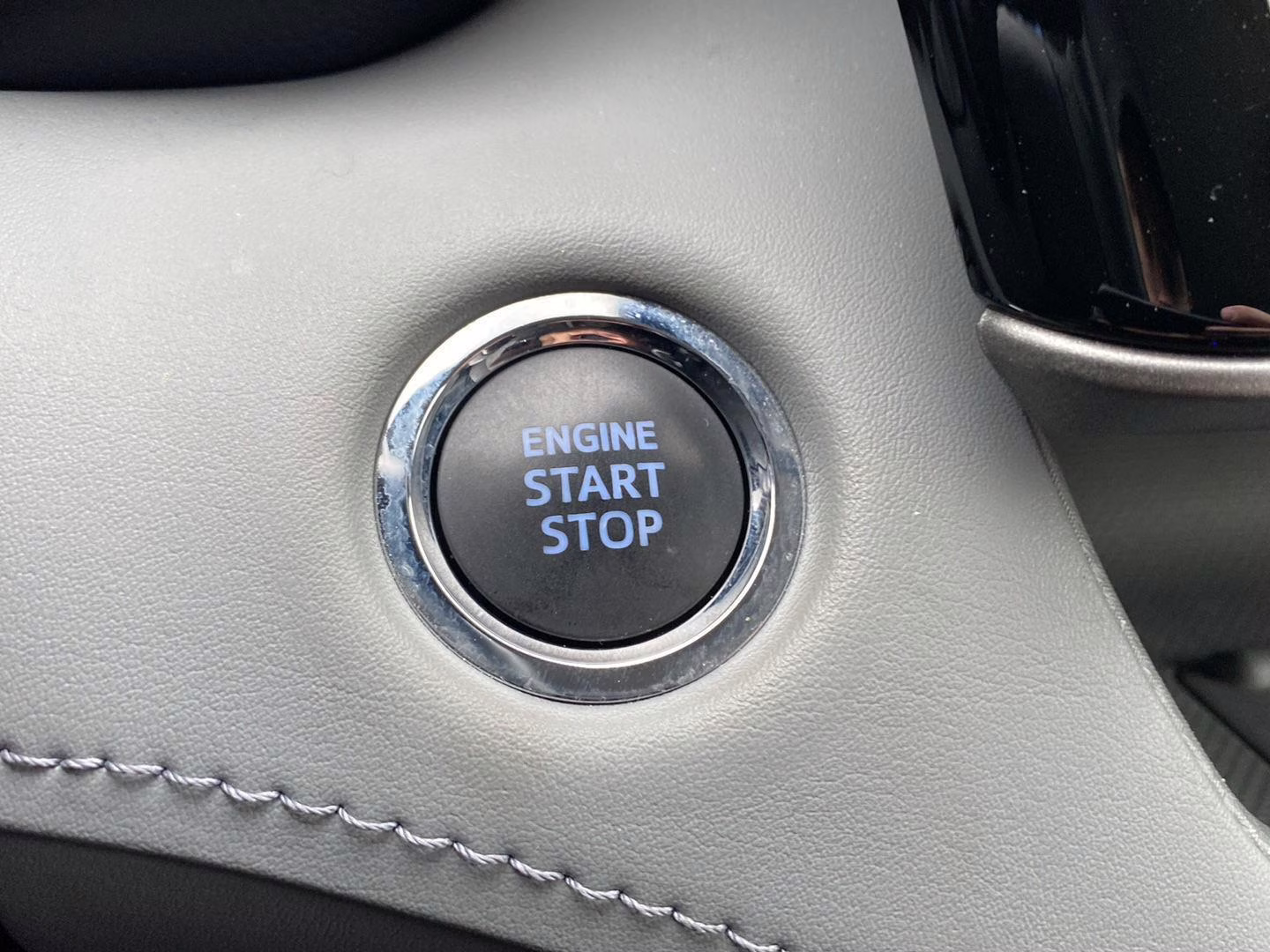 2022 Magnetic Gray Metallic Toyota Highlander LE FWD SUV