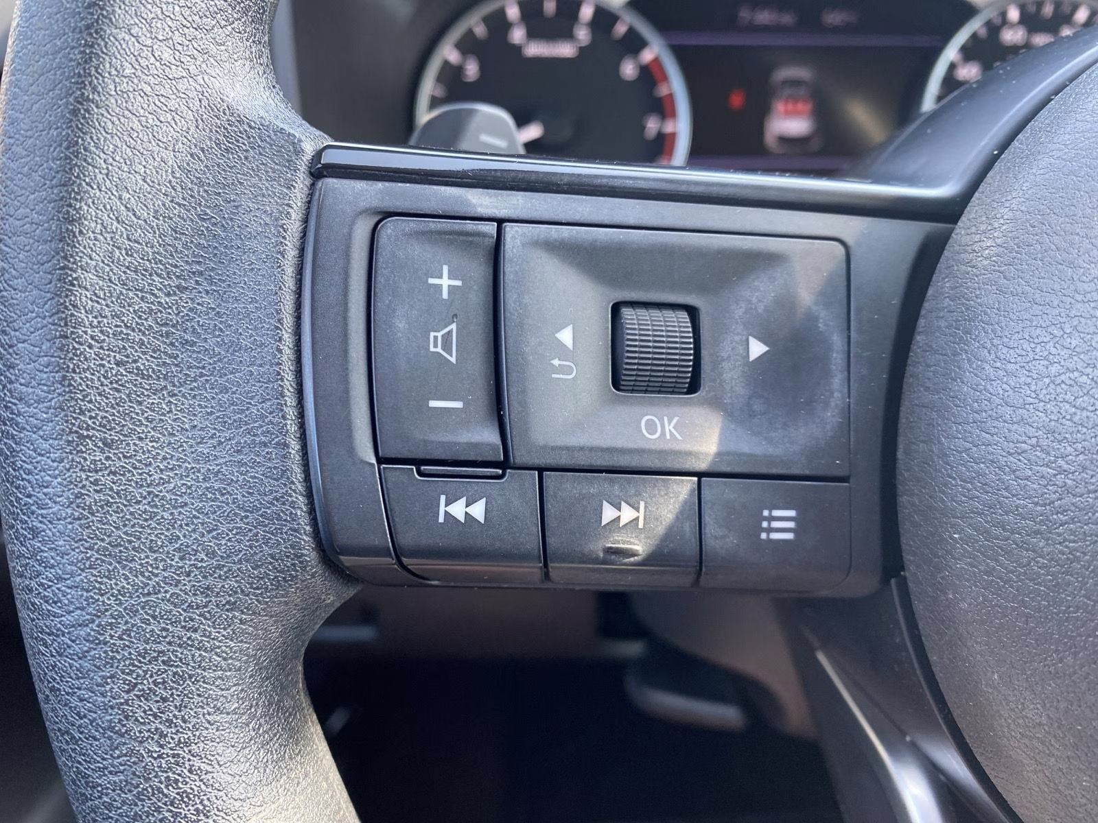 2023 Super Black Nissan Rogue S FWD SUV