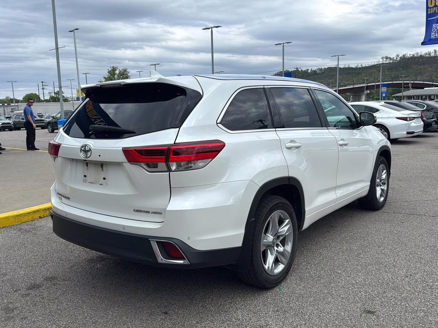 2019 Blizzard Pearl Toyota Highlander Limited AWD SUV