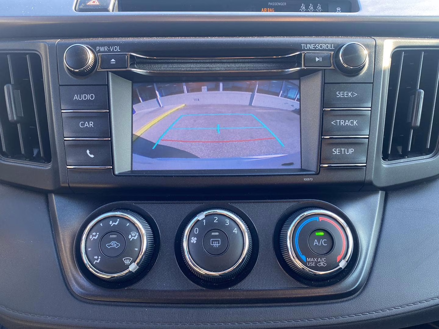 2018 Super White Toyota RAV4 LE AWD SUV