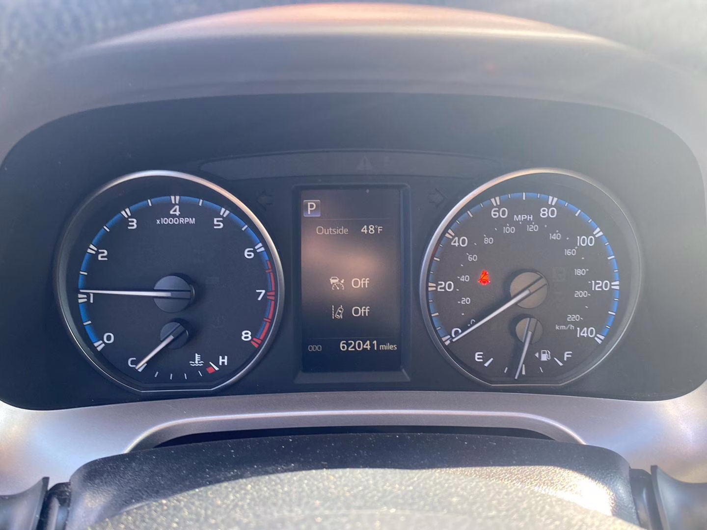 2018 Super White Toyota RAV4 LE AWD SUV