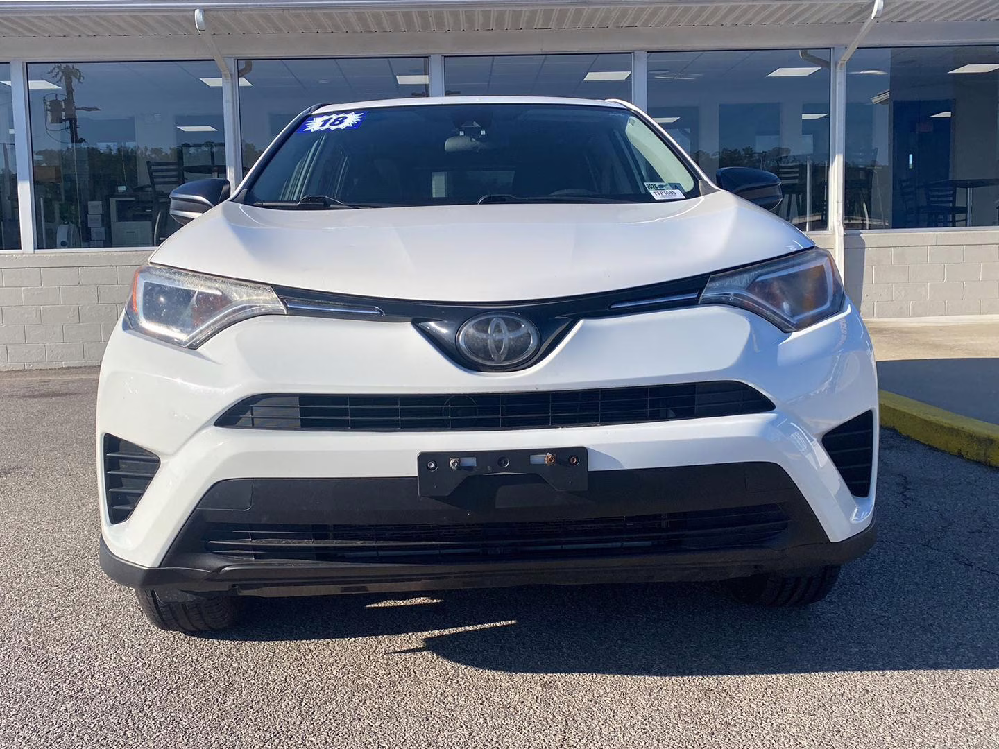 2018 Super White Toyota RAV4 LE AWD SUV