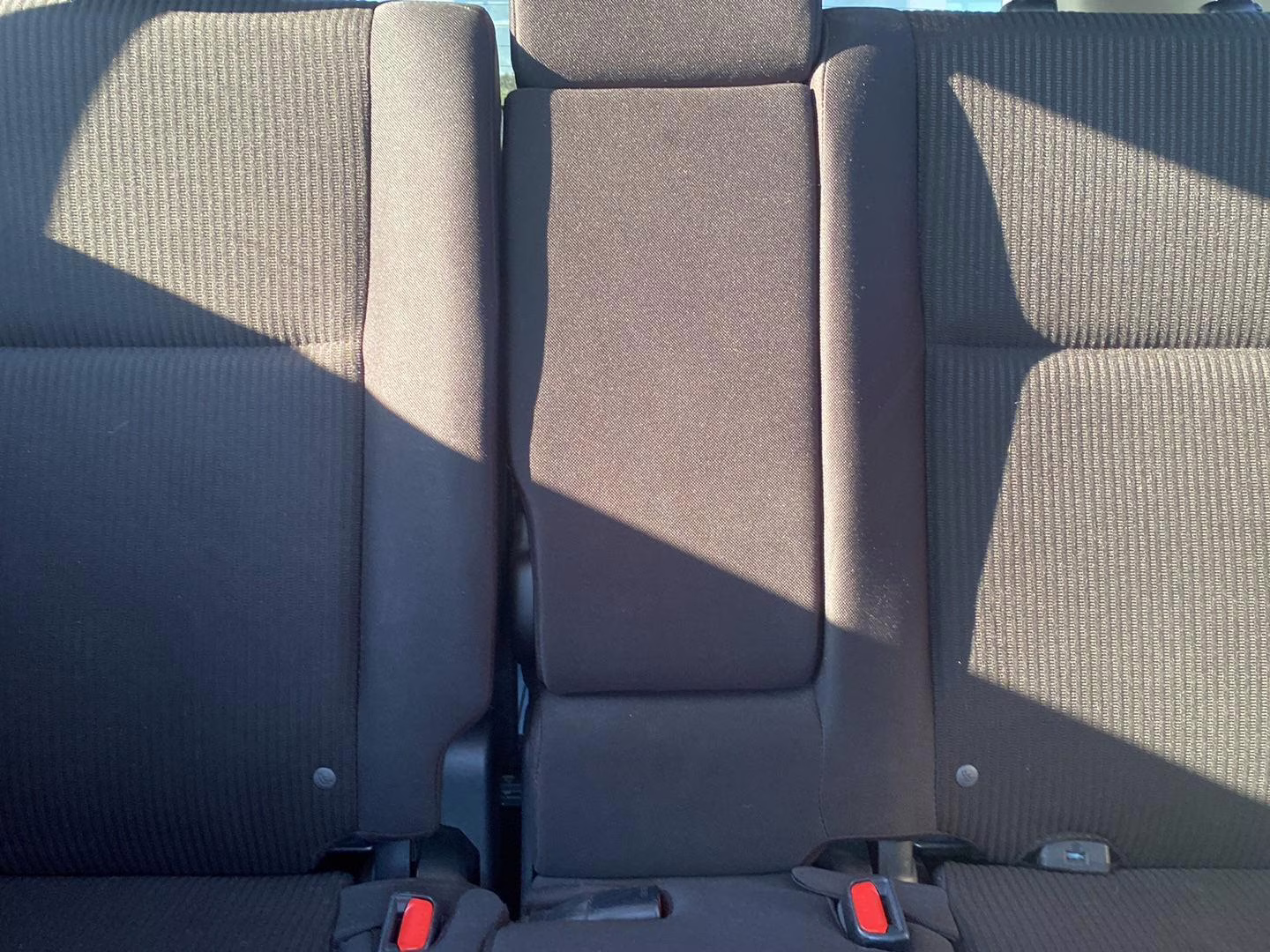 2018 Super White Toyota RAV4 LE AWD SUV