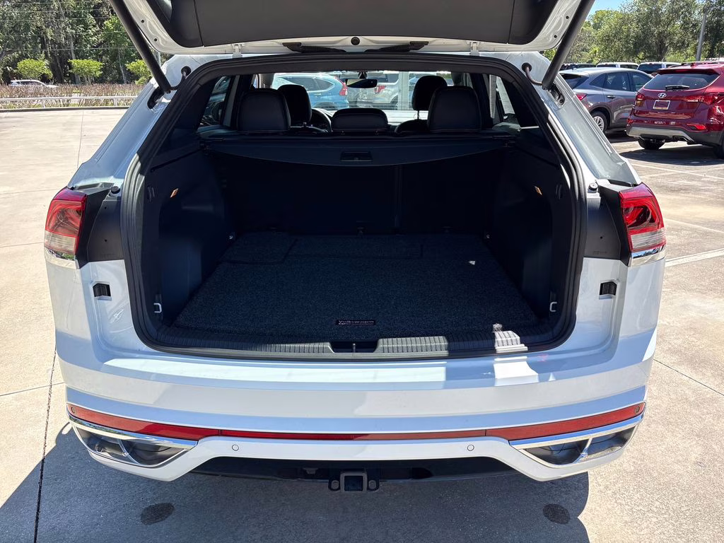 2021 Pure White Volkswagen Atlas Cross Sport 3.6L V6 SE w/Technology R-Line FWD SUV