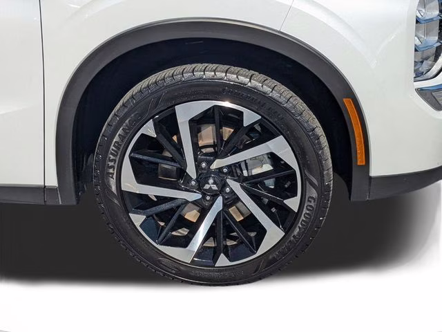 2024 White Diamond Mitsubishi Outlander SE AWD SUV