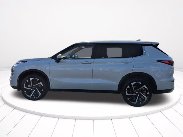 2024 White Diamond Mitsubishi Outlander SE AWD SUV