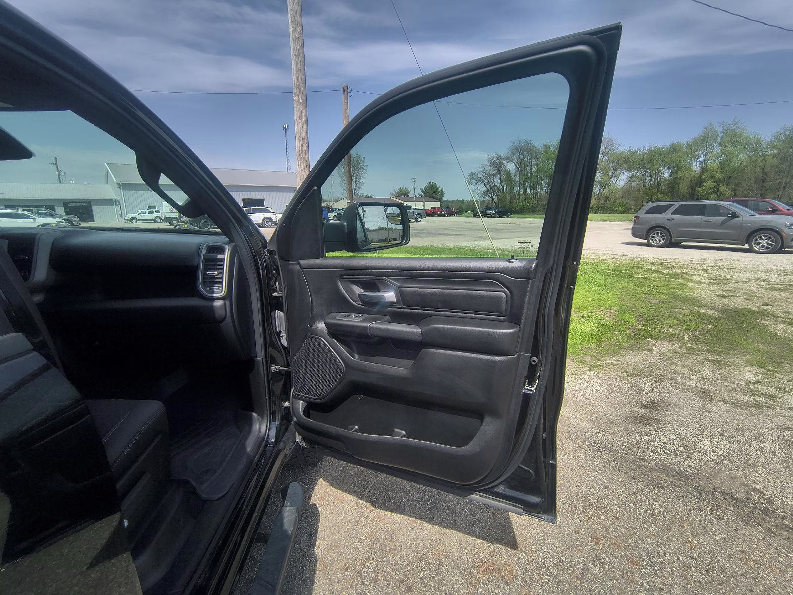2025 Diamond Black Crystal Pearlcoat Ram 1500 Tradesman 4X4 Truck