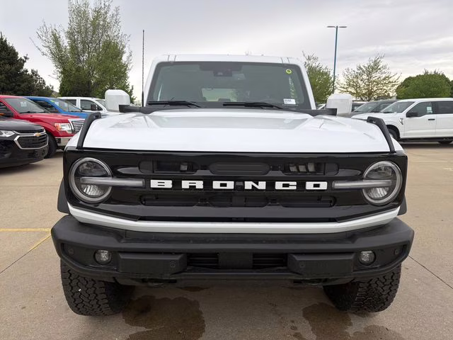 2026 Oxford White Ford Bronco Outer Banks 4X4 SUV