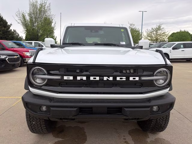 2026 Oxford White Ford Bronco Outer Banks 4X4 SUV