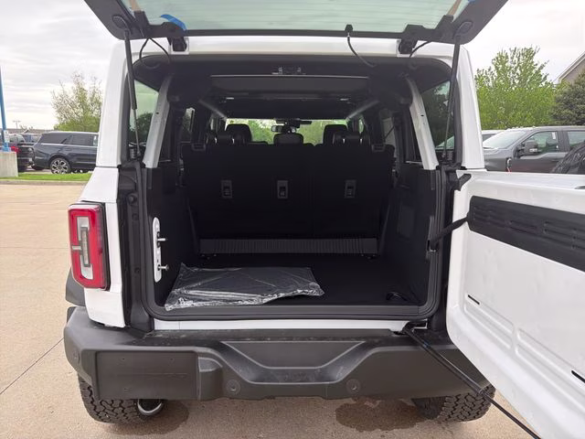 2026 Oxford White Ford Bronco Outer Banks 4X4 SUV