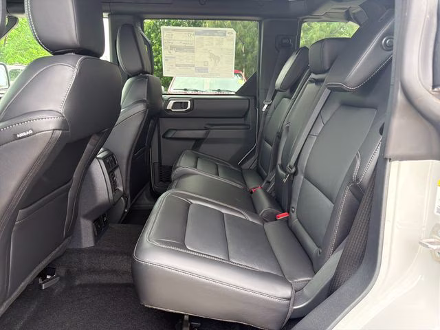 2026 Avalanche Gray Ford Bronco Outer Banks 4X4 SUV