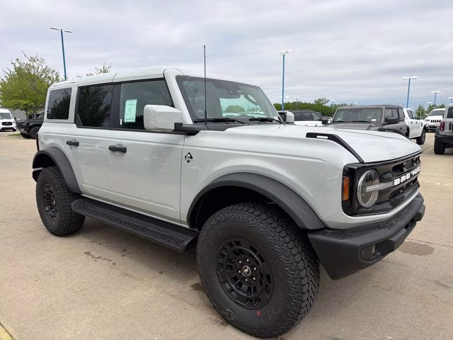 2026 Avalanche Gray Ford Bronco Outer Banks 4X4 SUV