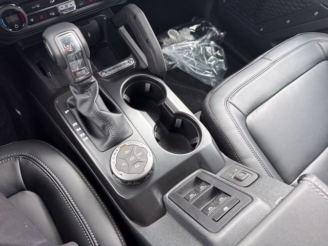 2026 Avalanche Gray Ford Bronco Outer Banks 4X4 SUV