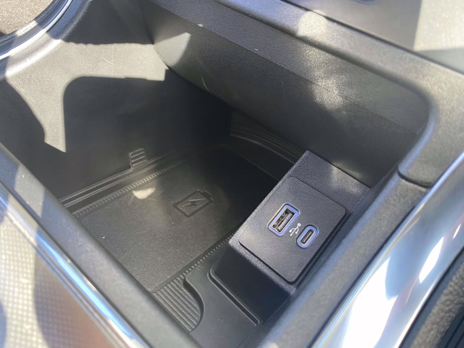 2024 Carbonized Gray Metallic Ford Edge Titanium AWD SUV