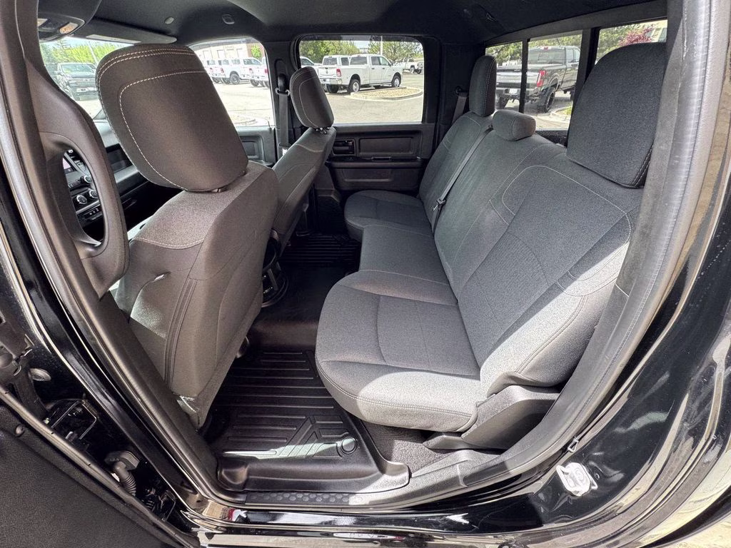 2022 Diamond Black Crystal Pearlcoat Ram 3500 Tradesman 4X4 Truck